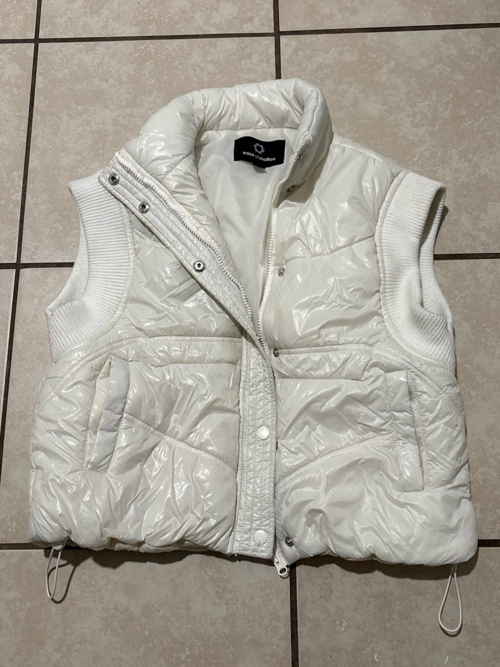 Women's White Quilted Sleeveless Puffer Vest